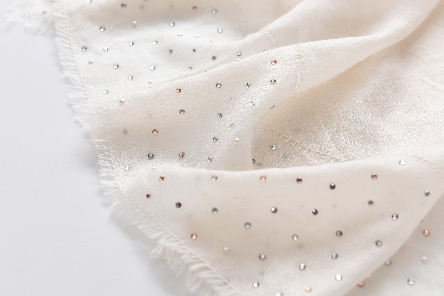 Brilliantem Embellished Ivory Cashmere Scarf with fringe