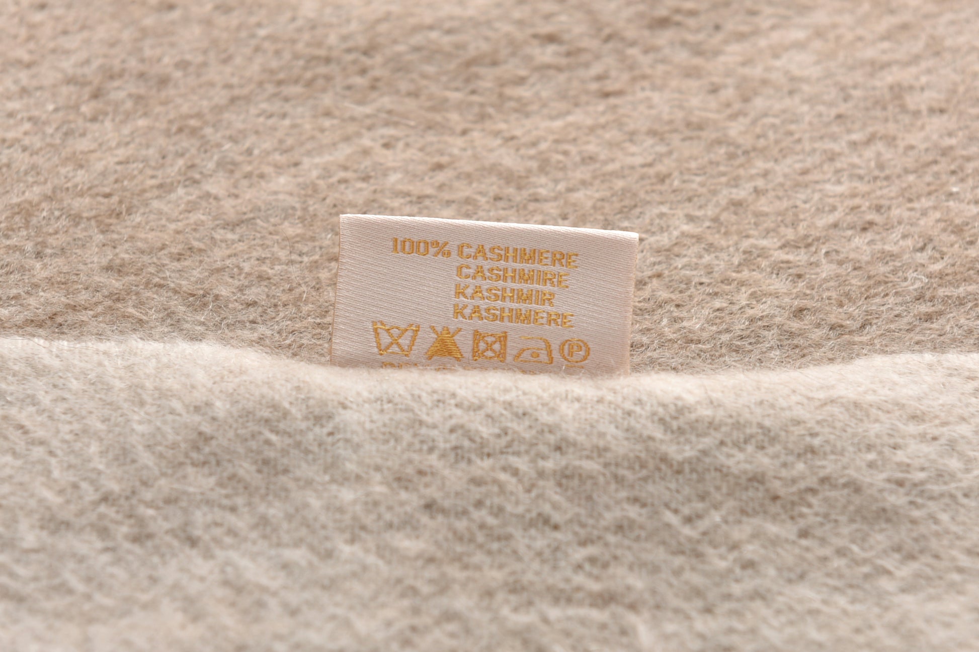 Double-Sided Cashmere Scarf in Neutral Beige
