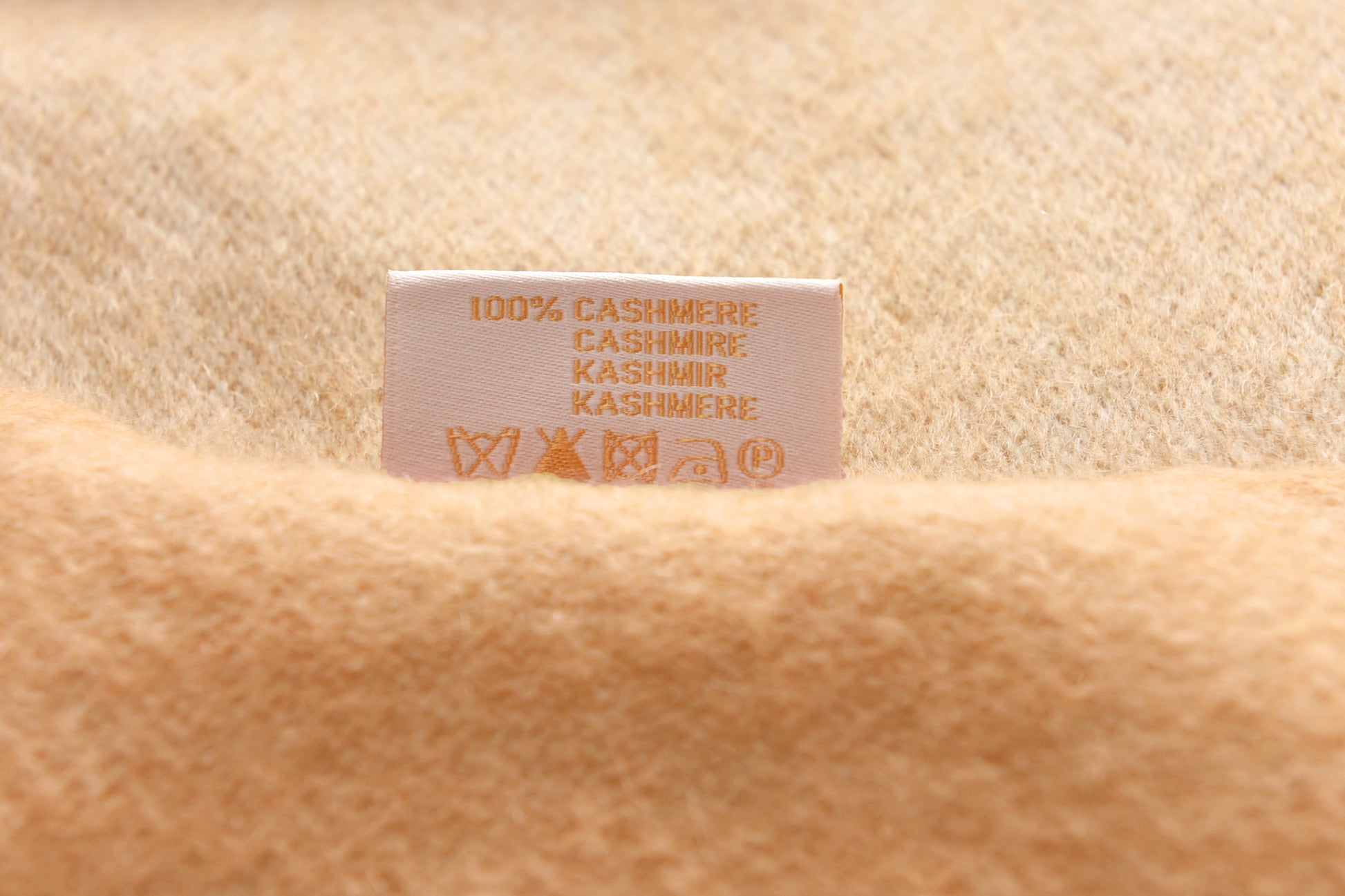 Double-Sided Cashmere Scarf in Peach & Ivory