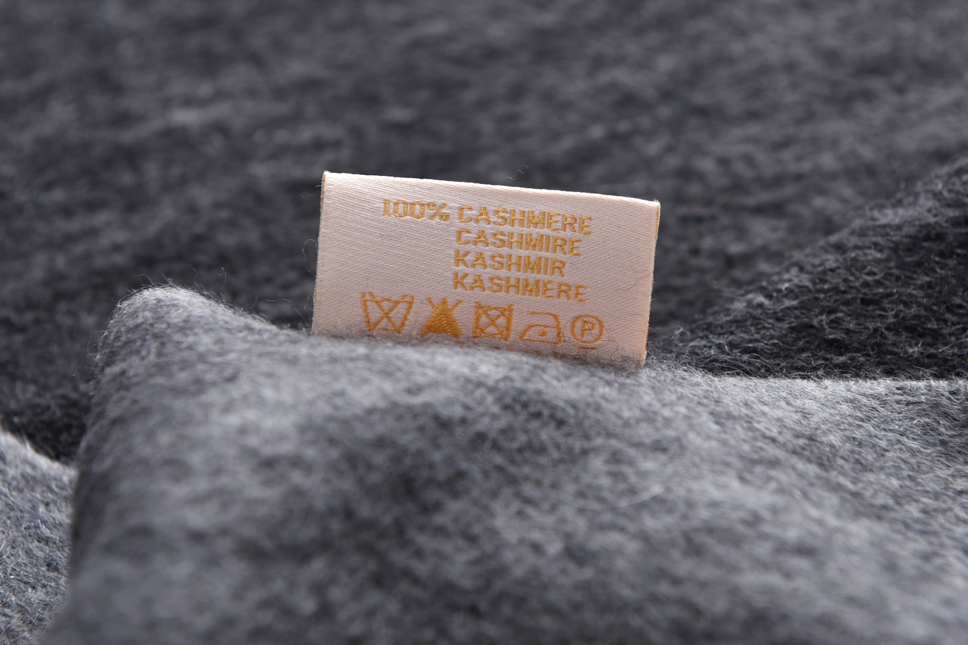 Double-Sided Cashmere Scarf in Coffee