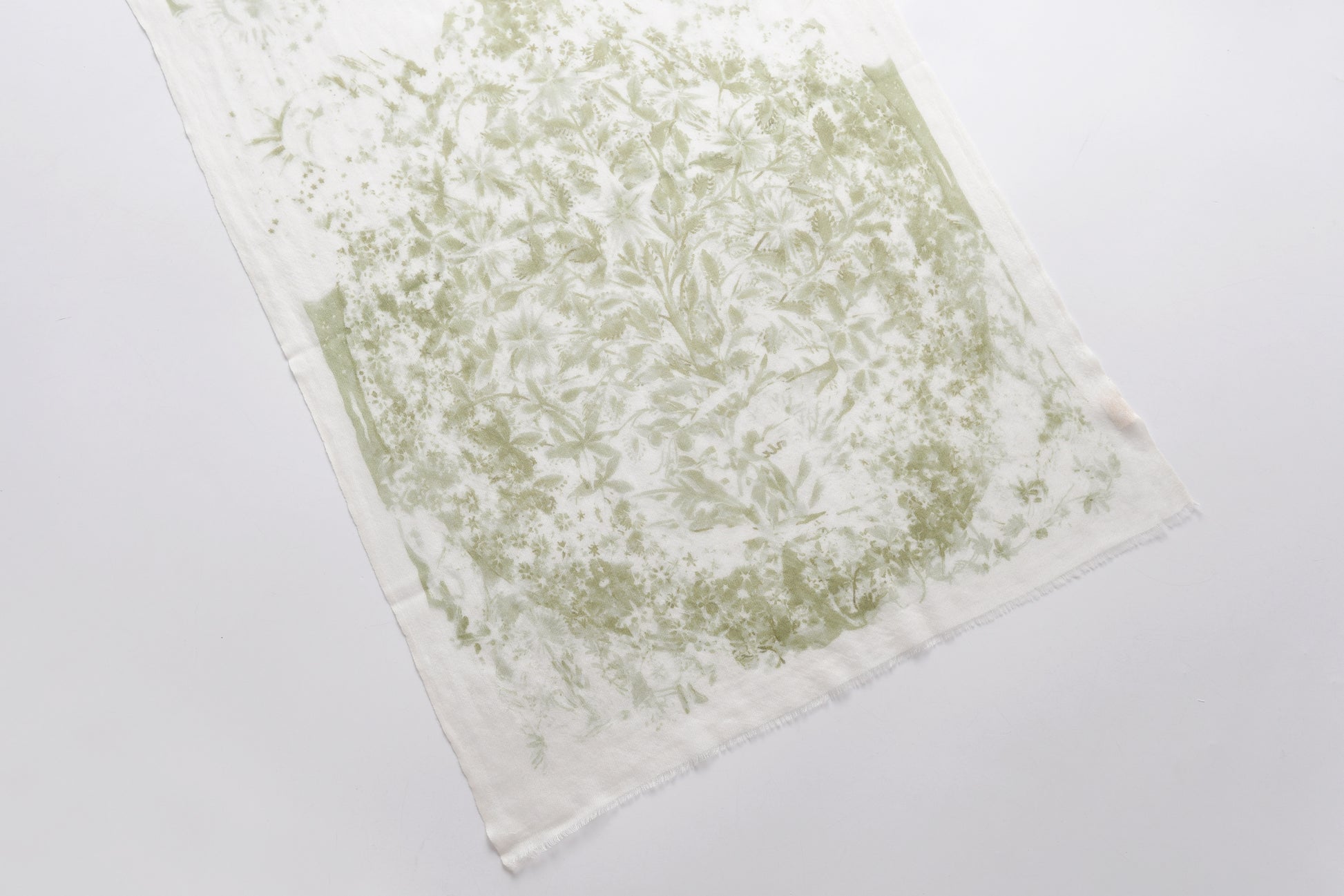 Watercolour Giardino Cashmere Scarf in Green