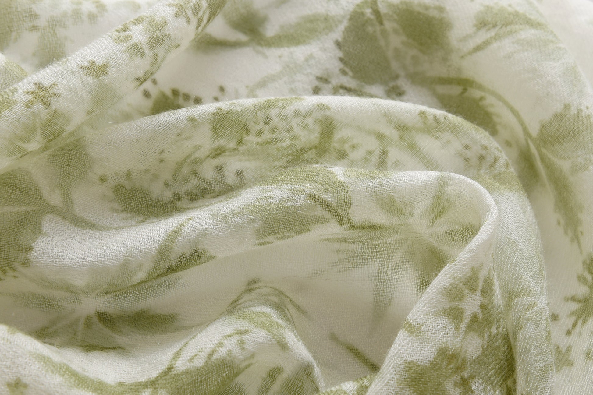 Watercolour Giardino Cashmere Scarf in Green