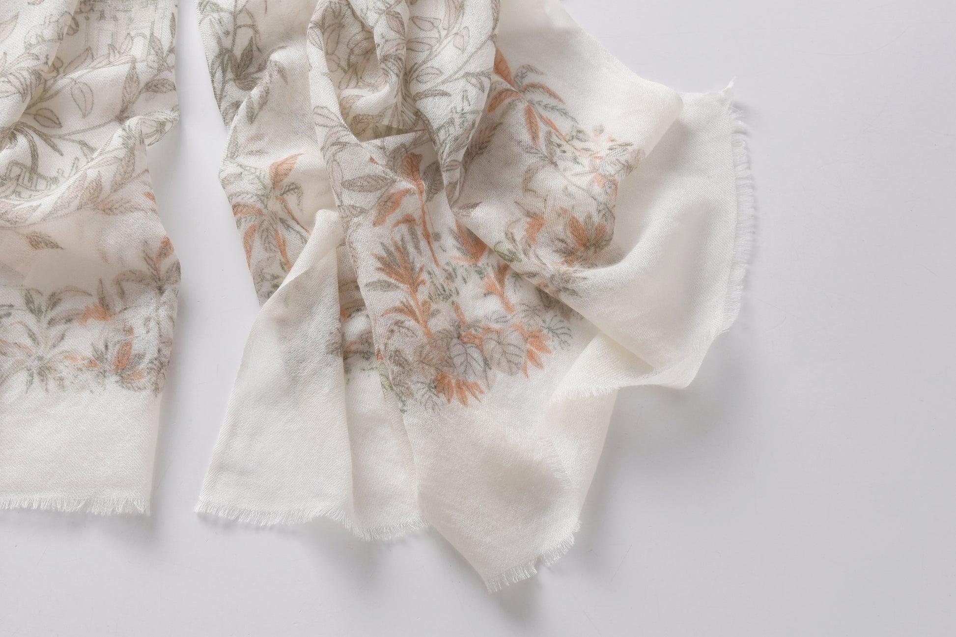 Watercolour Giardino Cashmere Scarf in Beige
