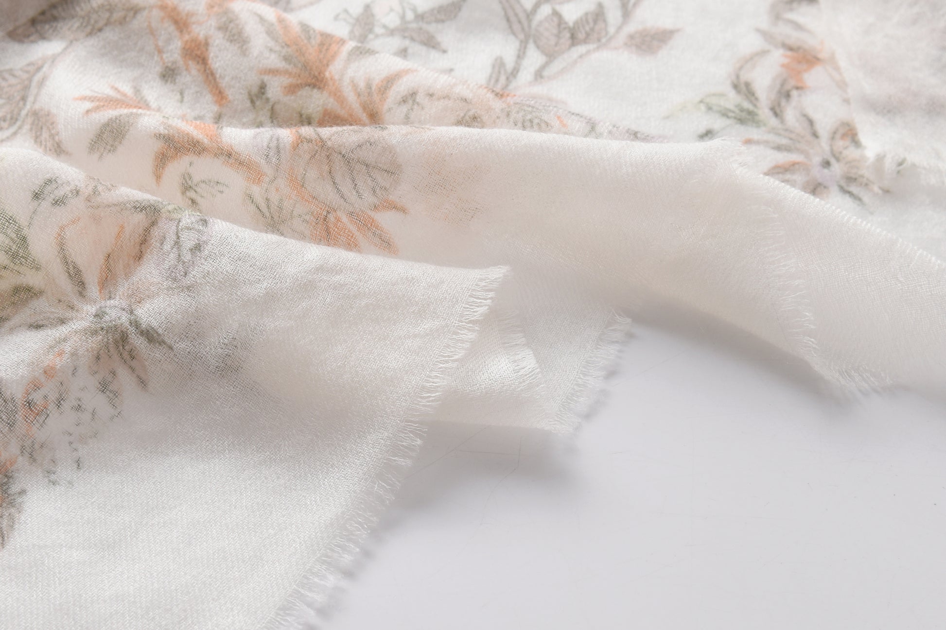 Watercolour Giardino Cashmere Scarf in Beige
