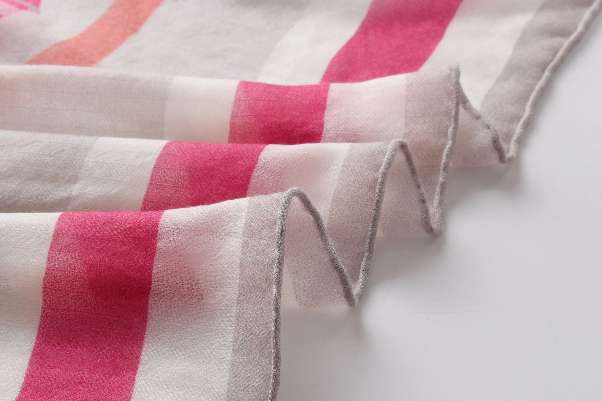 Equestrian Buckle dual color Cashmere Scarf in Pink